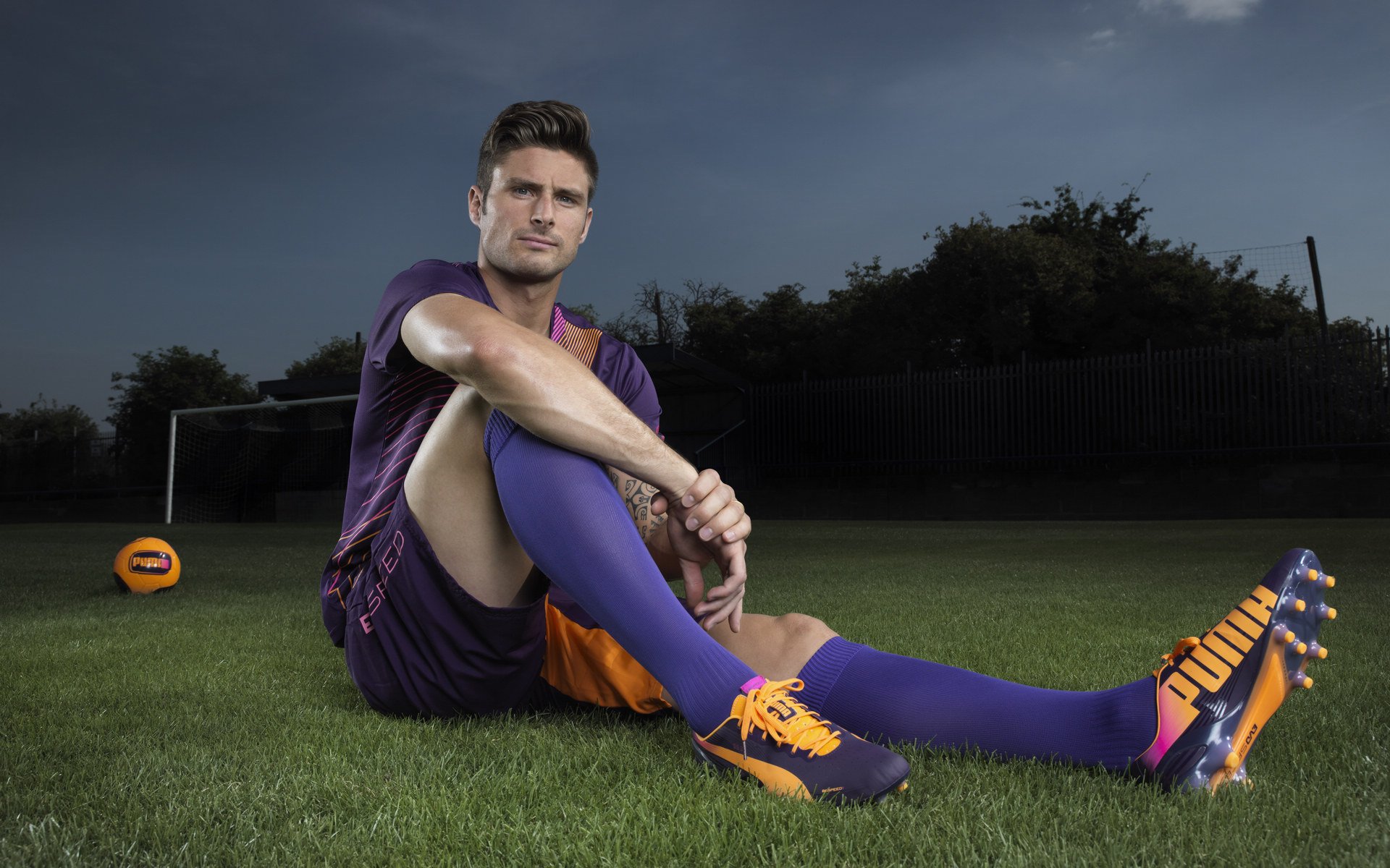 决赛精彩瞬间成为足球经典回忆,足球进入决赛